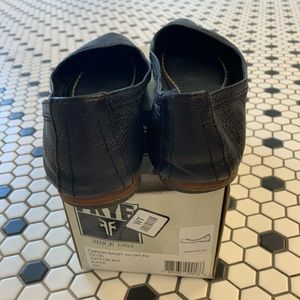 Frye Carson Black Ballet Flats